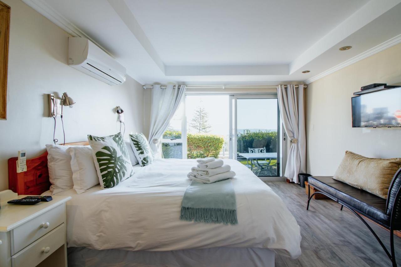 Blaauw Village Guest House Bloubergstrand Exterior photo