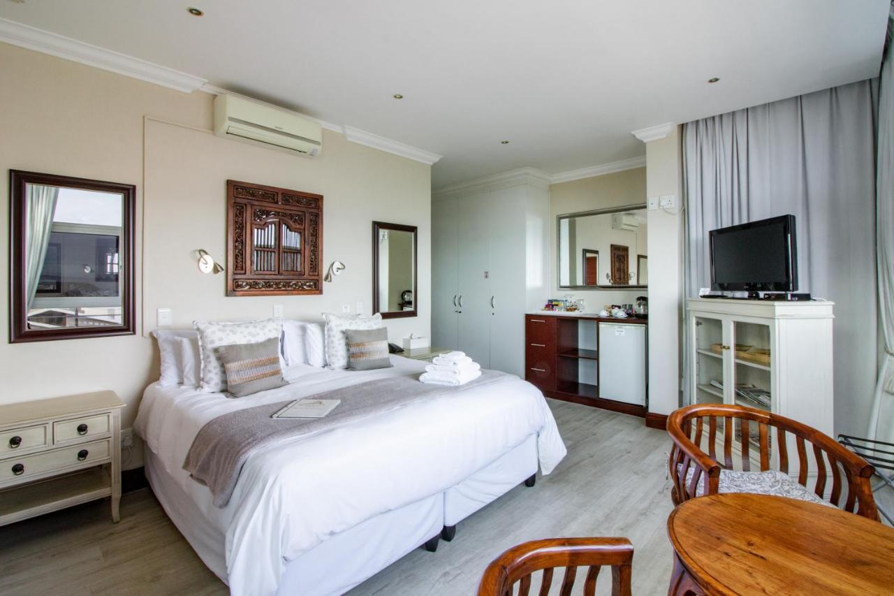 Blaauw Village Guest House Bloubergstrand Exterior photo