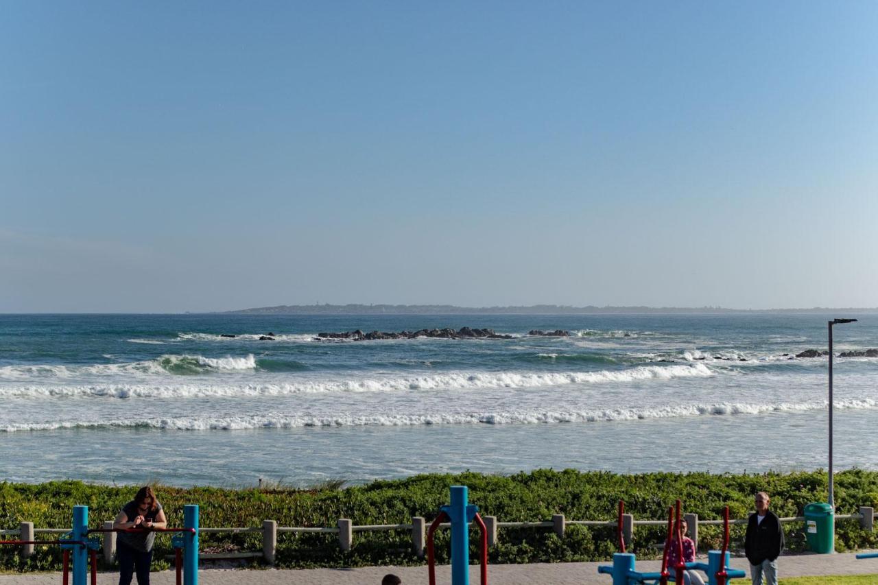 Blaauw Village Guest House Bloubergstrand Exterior photo