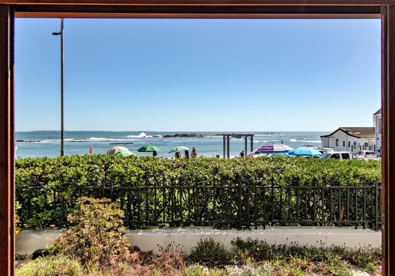 Blaauw Village Guest House Bloubergstrand Exterior photo