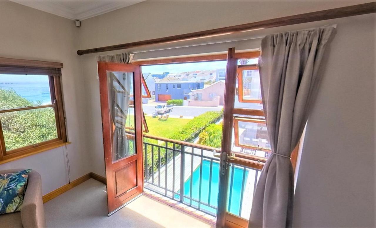 Blaauw Village Guest House Bloubergstrand Exterior photo