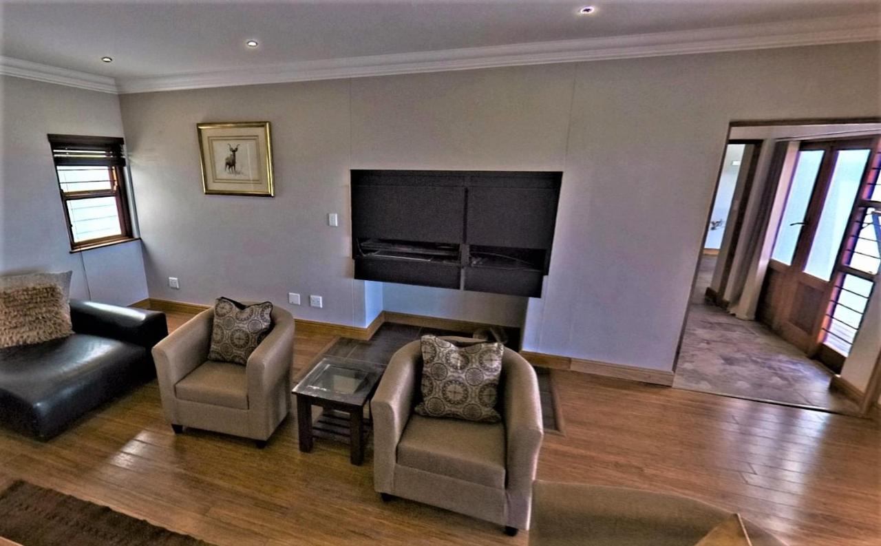 Blaauw Village Guest House Bloubergstrand Exterior photo