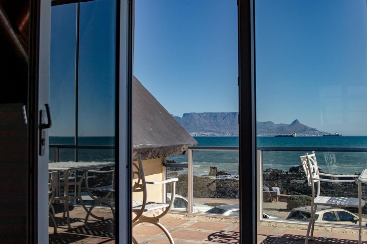 Blaauw Village Guest House Bloubergstrand Exterior photo