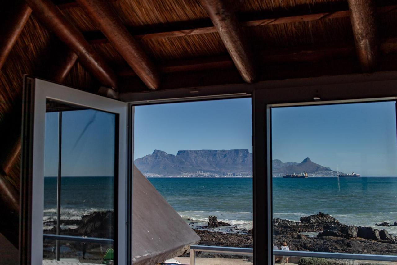 Blaauw Village Guest House Bloubergstrand Exterior photo