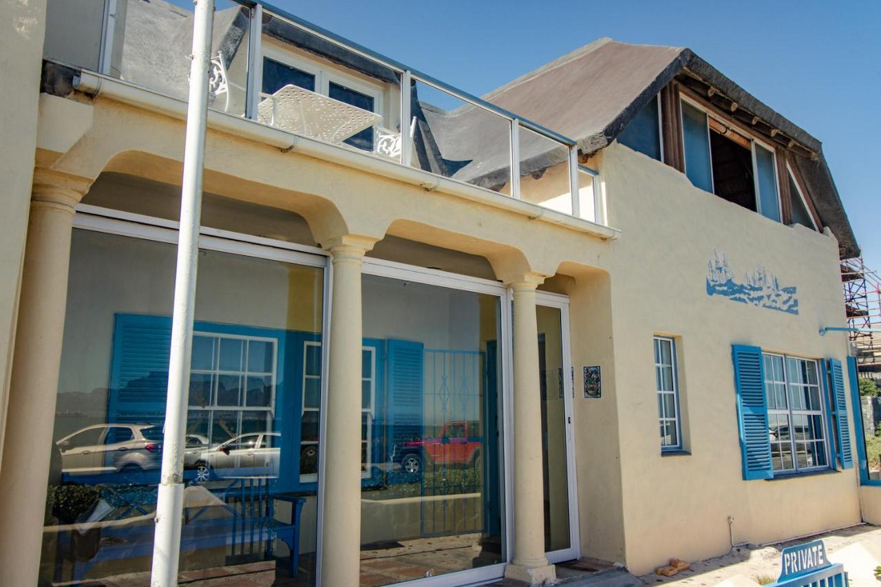 Blaauw Village Guest House Bloubergstrand Exterior photo
