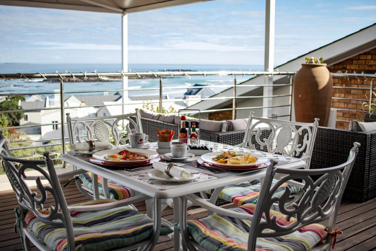 Blaauw Village Guest House Bloubergstrand Exterior photo